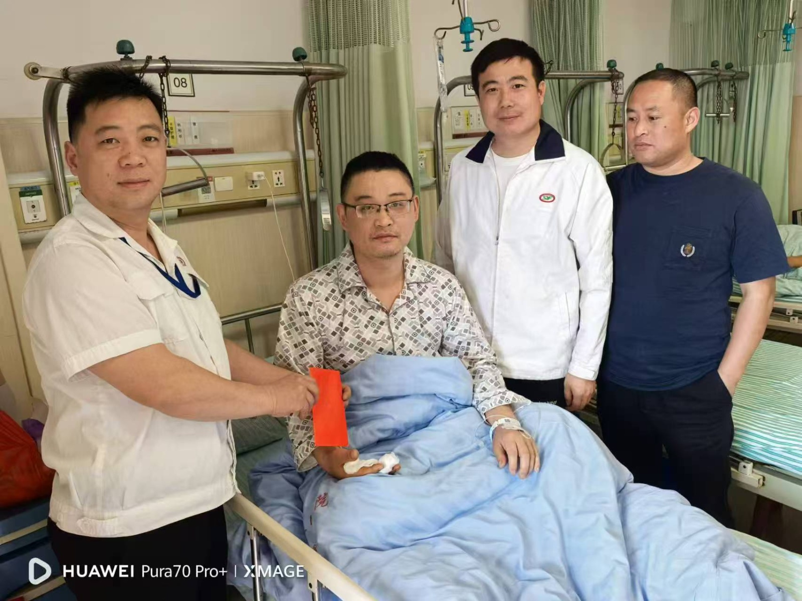 劉仕仙工傷住院